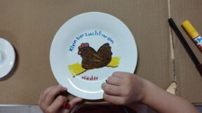 Was schlüpft aus dem Ei? – Ferienfreizeit bei den Crazy Chicken